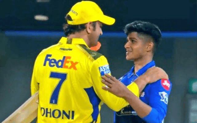 Visgnesh Puthur with Dhoni